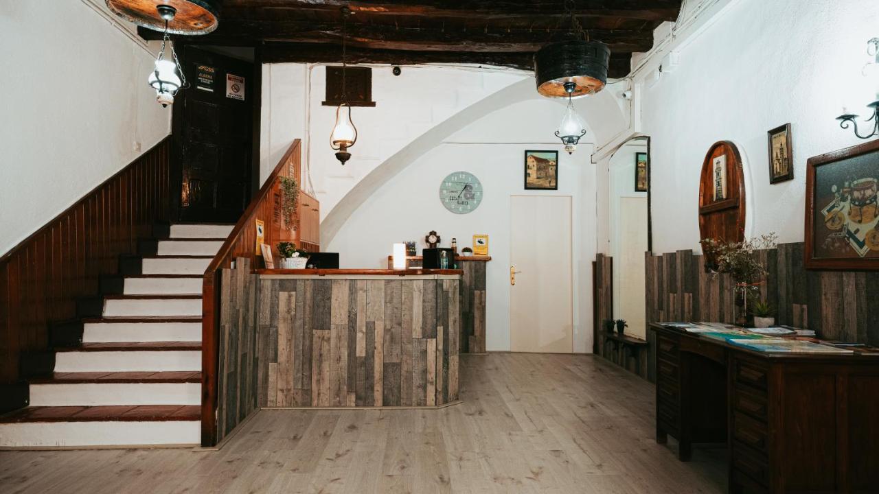 Hostal La Premsa Аренис де Мар Екстериор снимка